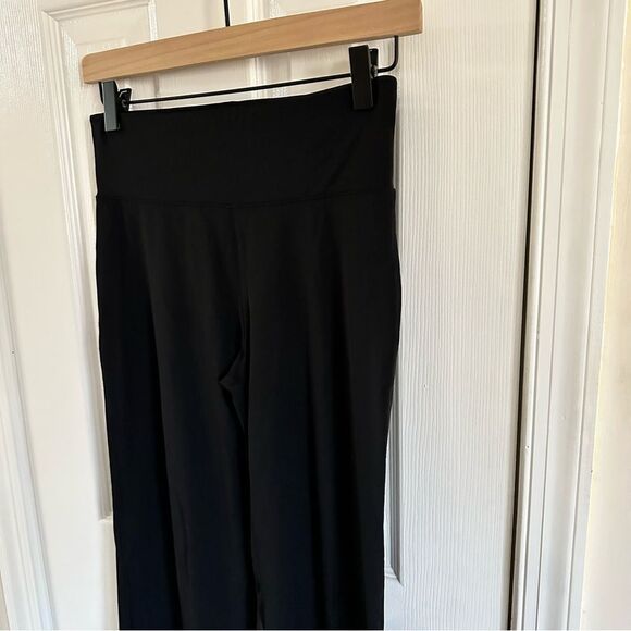 Aeropostale Black Flare Leggings Yoga Pants Size Medium - Picture 2 of 6